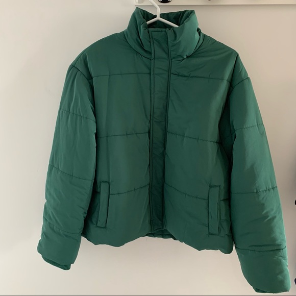 SOLD - RVCA green cropped puffer jacket - Picture 4 of 9